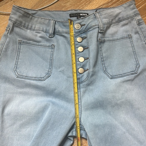 Like new stretchy Fashion Nova high waist wide leg jeans. Size 28 - Picture 6 of 6